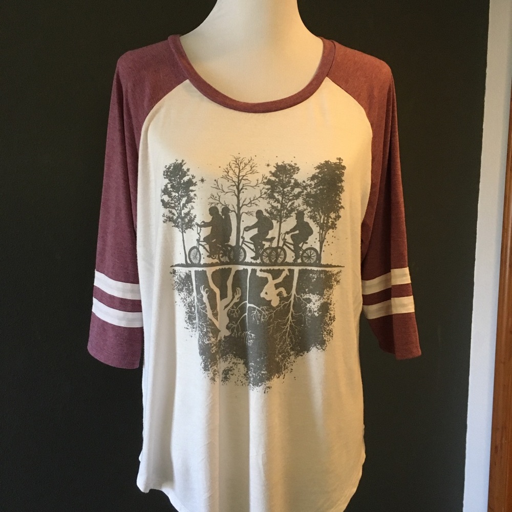 ❤️free w/ purchase! Stranger Things tee